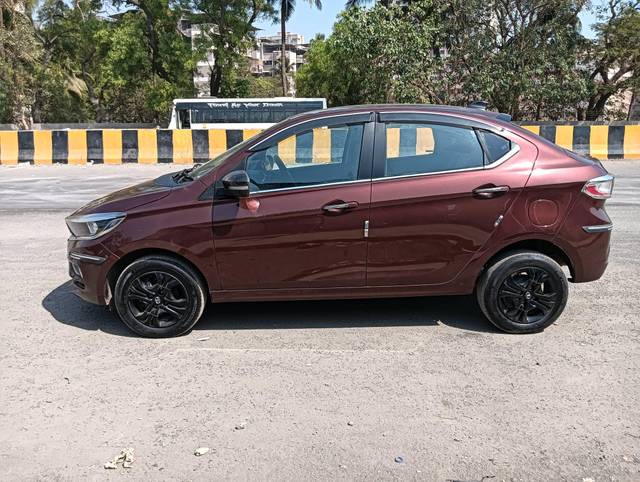 https://images10.gaadi.com/usedcar_image/4101009/original/processed_3e820bbe2e9bc4abae98e7eaae059860.jpg?imwidth=6402