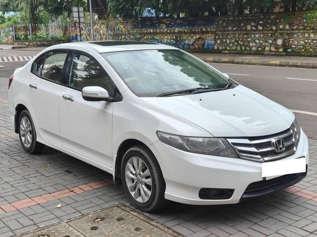 https://images10.gaadi.com/usedcar_image/4101105/original/processed_030ce0d9cb42cad18b03241932326e3e.jpg?imwidth=6400