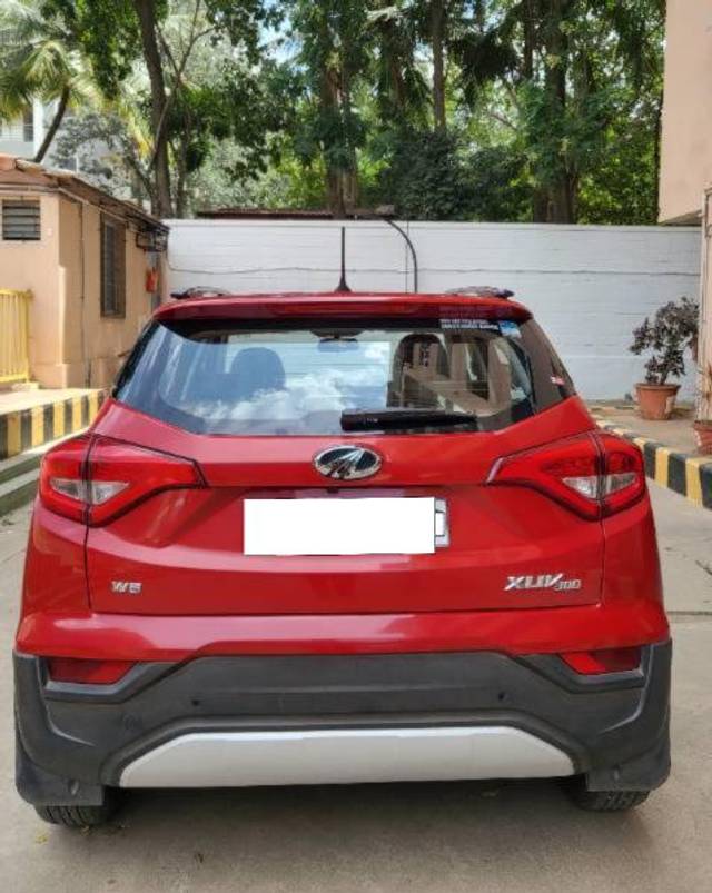 https://images10.gaadi.com/usedcar_image/4101129/original/processed_d7f1baea-3838-47d9-94a6-3887eacba37e.jpg?imwidth=6401