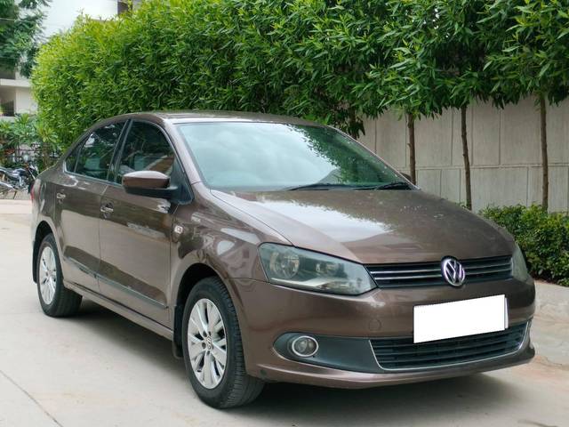 https://images10.gaadi.com/usedcar_image/4101138/original/processed_af8a6ac14d6330045a1f65fdc4a9ba28.jpg?imwidth=6400