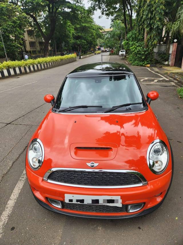 https://images10.gaadi.com/usedcar_image/4101210/original/processed_c649142d16754350c8011fe9cb5ce034.jpg?imwidth=6400