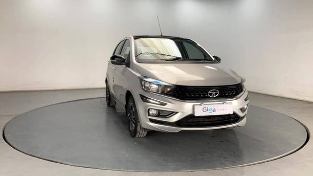 https://images10.gaadi.com/usedcar_image/4101306/original/processed_8277b9cb1e06d96e9a62343c7a255db6.jpg?imwidth=6400