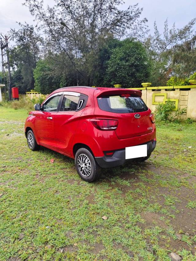 https://images10.gaadi.com/usedcar_image/4101353/original/processed_15bc4f8212538664d5d1e712661c6ce9.jpg?imwidth=6402