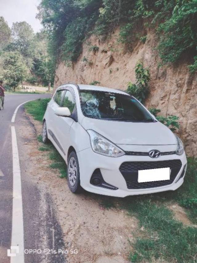 https://images10.gaadi.com/usedcar_image/4101365/original/processed_9e106fbf-668e-43bd-bd54-ed4561f1662f.jpg?imwidth=6400