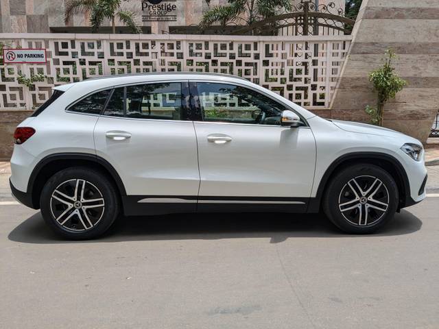 https://images10.gaadi.com/usedcar_image/4101726/original/processed_1e7f4f3592df7ea26dc1aabc2b3f08a7.jpg?imwidth=6401