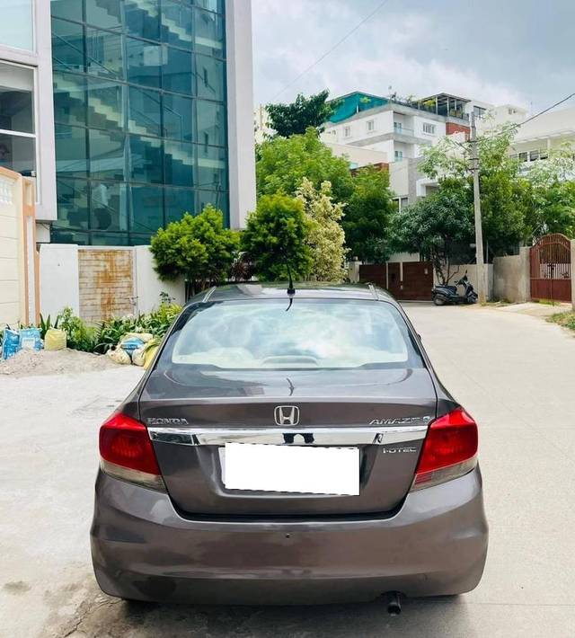 https://images10.gaadi.com/usedcar_image/4101811/original/processed_84ed7e5d9dcfb54a25a6c0eed2ef7c23.jpeg?imwidth=6402