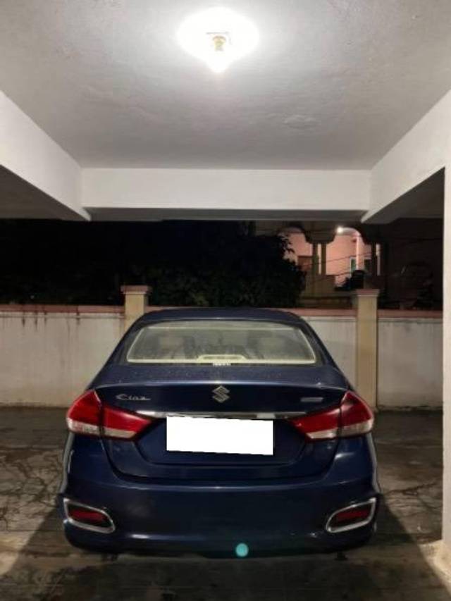 https://images10.gaadi.com/usedcar_image/4101884/original/processed_16afd295-3bc4-4637-969c-961374c59392.jpg?imwidth=6401