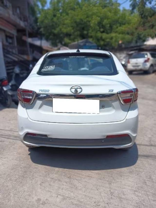 https://images10.gaadi.com/usedcar_image/4101967/original/processed_46acc56d-e2c5-42f1-a645-f88444aacb38.jpg?imwidth=6401