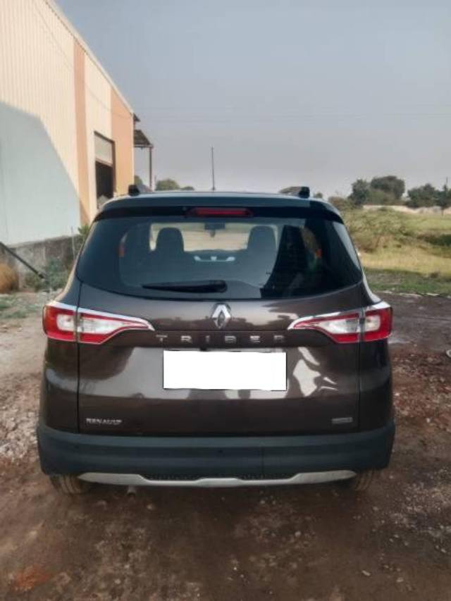 https://images10.gaadi.com/usedcar_image/4102074/original/processed_a7072762-b538-4d74-b5ae-386729a08cfa.jpg?imwidth=6402