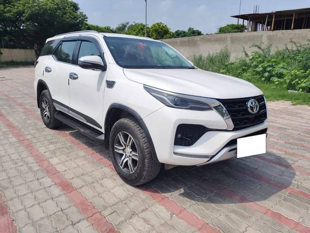 https://images10.gaadi.com/usedcar_image/4102103/original/processed_c63ce1cebf396f4659b869e0a7f915d0.jpg?imwidth=6400