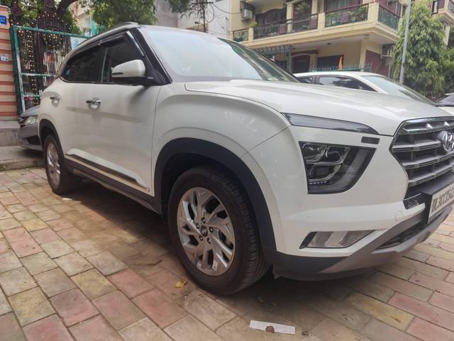 https://images10.gaadi.com/usedcar_image/4102215/original/processed_633c8c4eb3680e2a8297271c124d9a93.jpg?imwidth=6400