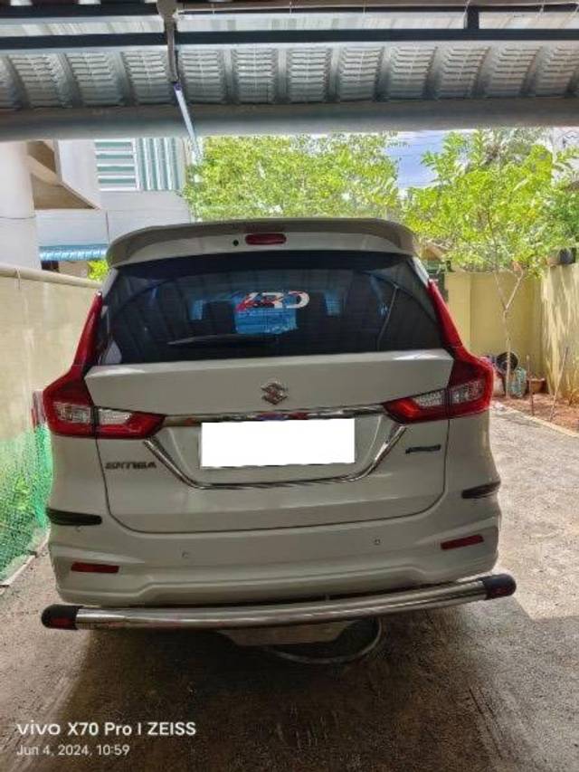 https://images10.gaadi.com/usedcar_image/4102297/original/processed_be047afd-3b20-40fd-9499-a82c577fe5ef.jpg?imwidth=6401