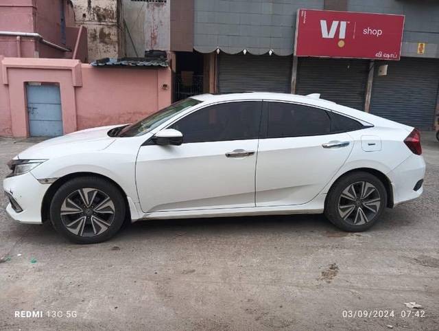 https://images10.gaadi.com/usedcar_image/4102374/original/processed_68bd07db-75d7-4805-ba04-6b14777b1291.jpg?imwidth=6402