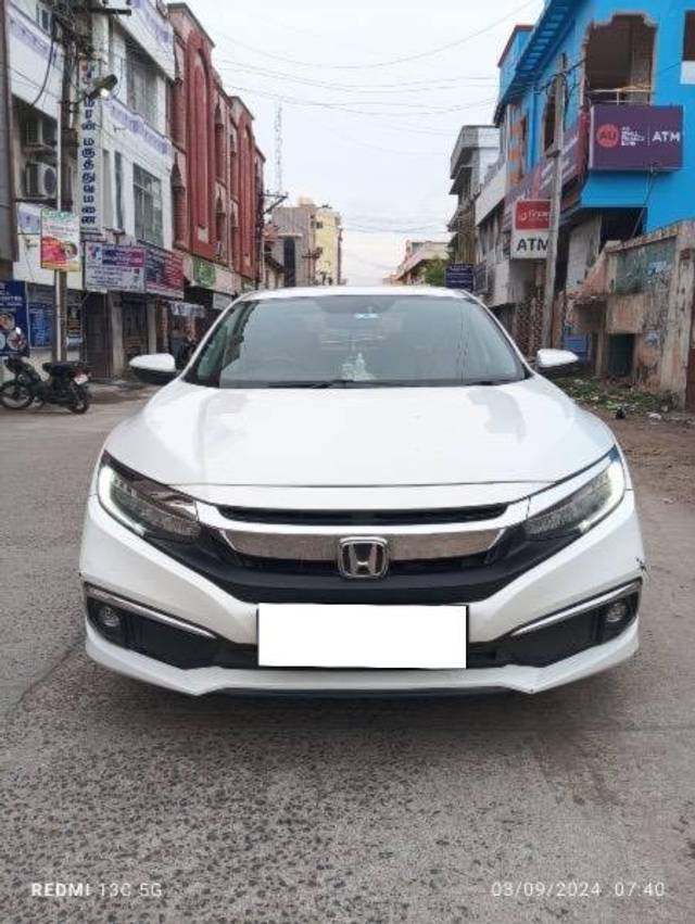 https://images10.gaadi.com/usedcar_image/4102374/original/processed_9b64e448-c611-492a-85fd-34bacae64964.jpg?imwidth=6400