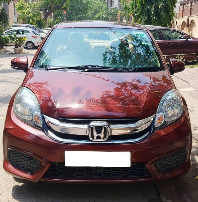 https://images10.gaadi.com/usedcar_image/4102481/original/processed_f4a00531f3577960620dc3bfe369de64.jpg?imwidth=6402