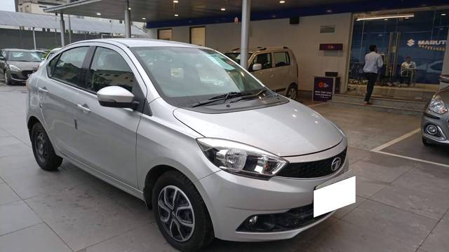 https://images10.gaadi.com/usedcar_image/4102565/original/processed_0e7233b5ce0aa10b625363c012254be3.jpeg?imwidth=6400