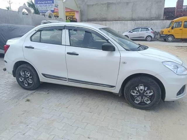 https://images10.gaadi.com/usedcar_image/4102596/original/processed_b635d1c3-0200-4901-8608-9cd875928773.jpg?imwidth=6401