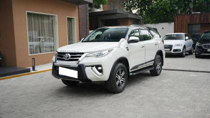 Toyota Fortuner 2.8 2WD AT BSIV