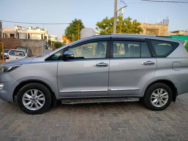 https://images10.gaadi.com/usedcar_image/4102808/original/processed_9c7a5251314025d1b097042dda08c777.jpg?imwidth=6400