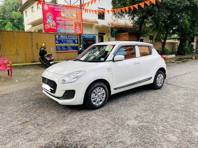 https://images10.gaadi.com/usedcar_image/4102813/original/processed_9fbe15d8a1fcec0acda715e3cc32b040.jpg?imwidth=6402