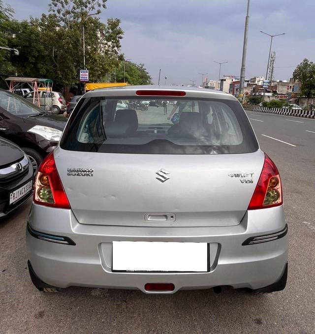 https://images10.gaadi.com/usedcar_image/4102835/original/processed_734da6075b914074953d66ef5fe6ba45.jpg?imwidth=6402