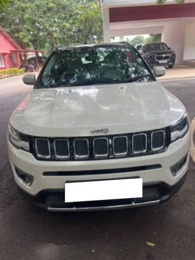 https://images10.gaadi.com/usedcar_image/4102839/original/processed_50e7a766-4eec-425a-9d25-a32d728873aa.jpg?imwidth=6400