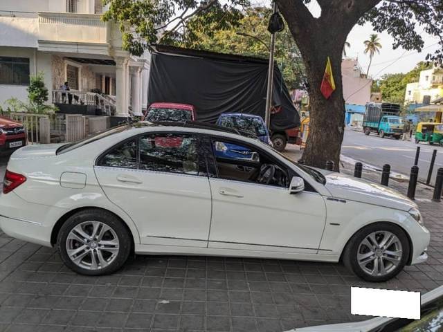 https://images10.gaadi.com/usedcar_image/4102905/original/processed_629d2ab6f6660d4ceb1a64e4b836df56.jpg?imwidth=6401