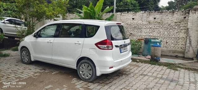 https://images10.gaadi.com/usedcar_image/4102987/original/processed_85acf018-2082-4617-b75a-4d85d22ea1f1.jpg?imwidth=6402