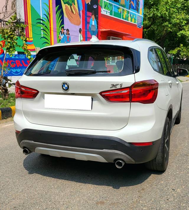 https://images10.gaadi.com/usedcar_image/4103164/original/processed_aeed16d662c4d79a00b6a6f74035c6dc.jpg?imwidth=6401