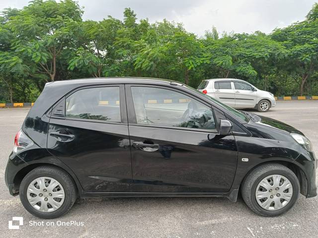 https://images10.gaadi.com/usedcar_image/4103238/original/processed_b2fbbd4028244ded9d0683506049db2f.jpg?imwidth=6401