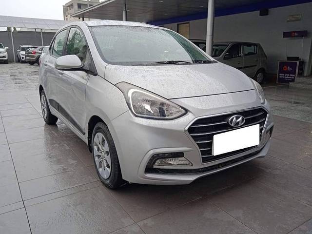 https://images10.gaadi.com/usedcar_image/4103249/original/processed_e0ebadc38266e1846b6eb2a39e651966.jpeg?imwidth=6400