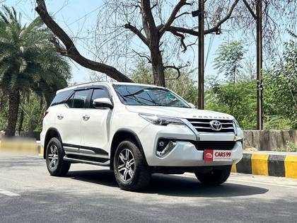 Toyota Fortuner 2.8 2WD AT BSIV