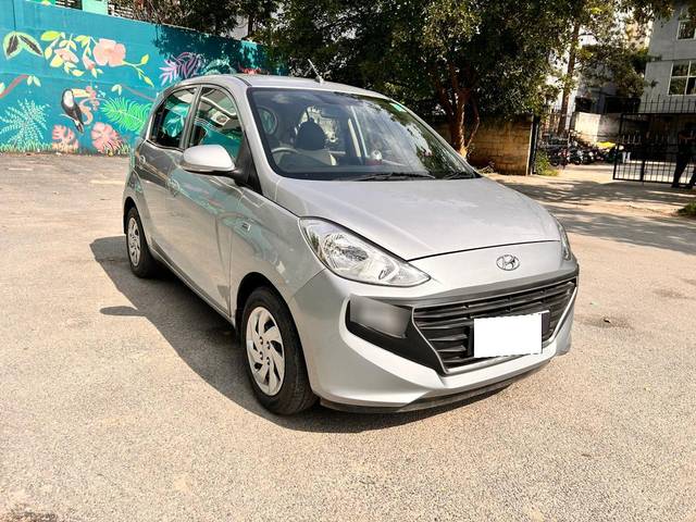 https://images10.gaadi.com/usedcar_image/4103330/original/processed_efbd384715c67024f4b73d877b9d1ba0.jpg?imwidth=6400