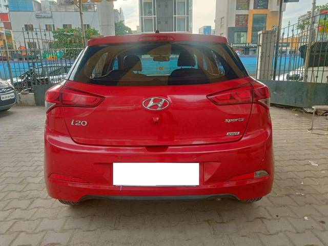 https://images10.gaadi.com/usedcar_image/4103360/original/processed_a9e0b37cdafc6c6c49e62c13a875d8af.jpeg?imwidth=6402