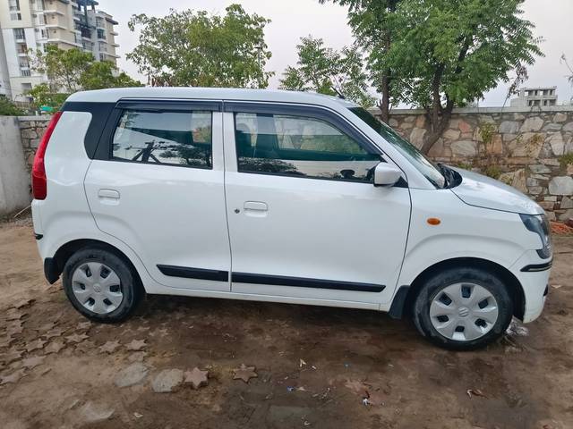 https://images10.gaadi.com/usedcar_image/4103448/original/a02865402d654d41e029e2067c17c630.jpg?imwidth=6401