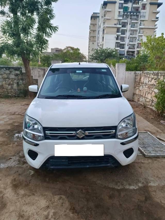 https://images10.gaadi.com/usedcar_image/4103448/original/processed_98290aefc338ac506c18ea9eb9236d3f.jpg?imwidth=6400