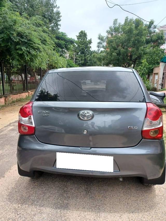 https://images10.gaadi.com/usedcar_image/4103465/original/processed_cf0135ace9b52e92867895444732e7ae.jpg?imwidth=6402