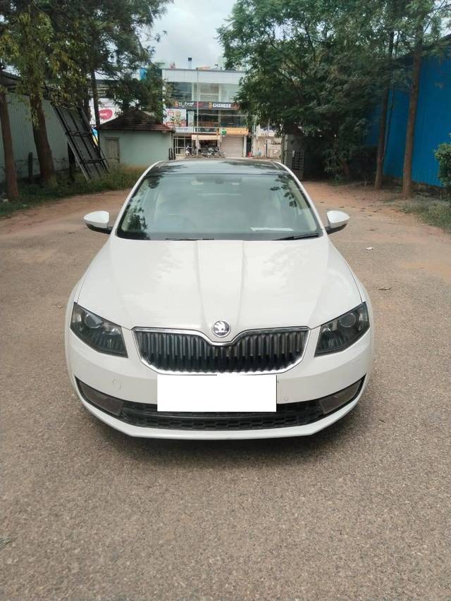 https://images10.gaadi.com/usedcar_image/4103482/original/processed_03c06016917ba75b0cc0da310ecf9491.jpg?imwidth=6400