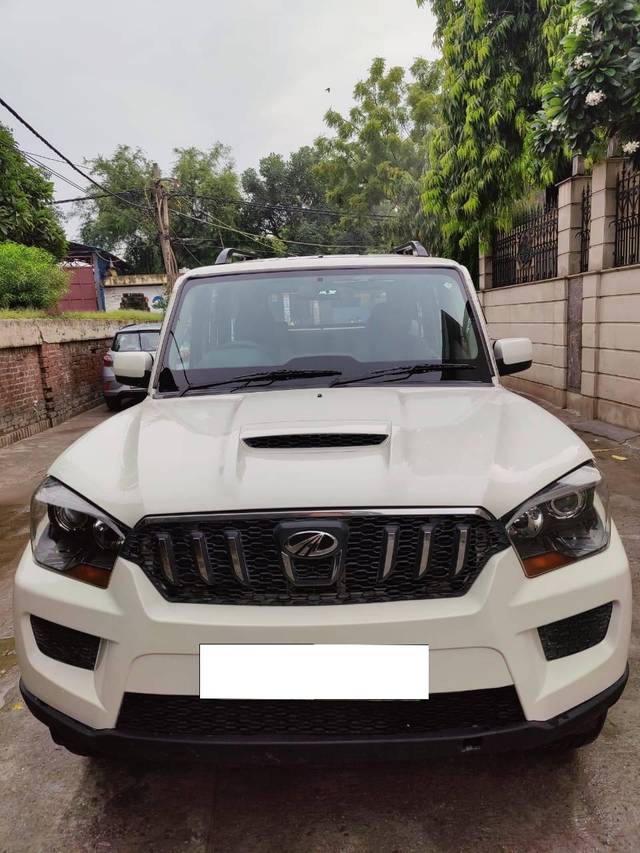 https://images10.gaadi.com/usedcar_image/4103498/original/processed_c887f2cbcee813077370f72e284206ec.jpg?imwidth=6402