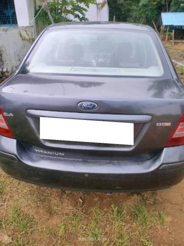 https://images10.gaadi.com/usedcar_image/4103503/original/processed_c6043e63-4260-4ed3-8e13-38ff86b4bdd7.jpg?imwidth=6402