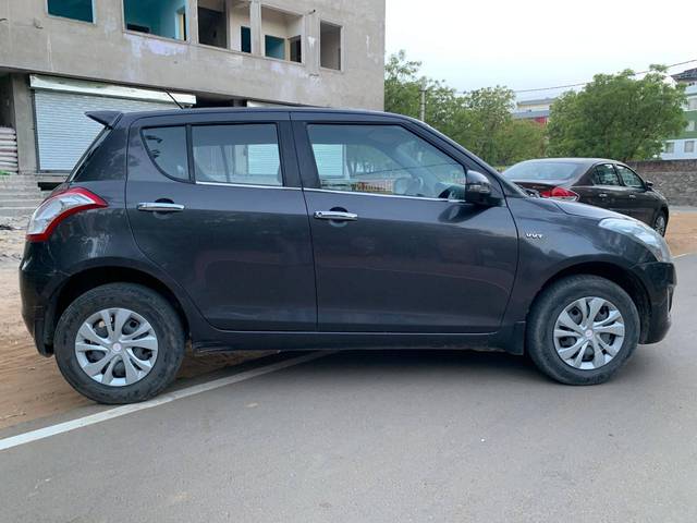 https://images10.gaadi.com/usedcar_image/4103530/original/processed_ae47131d7360a125c66750f7e555239b.jpg?imwidth=6401