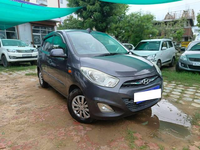 https://images10.gaadi.com/usedcar_image/4103531/original/processed_43217878c21b8ce8c40397c863bfae22.jpg?imwidth=6400