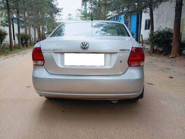 https://images10.gaadi.com/usedcar_image/4103572/original/processed_b98dfd86976e4b194ed6b63e54792a14.jpg?imwidth=6402