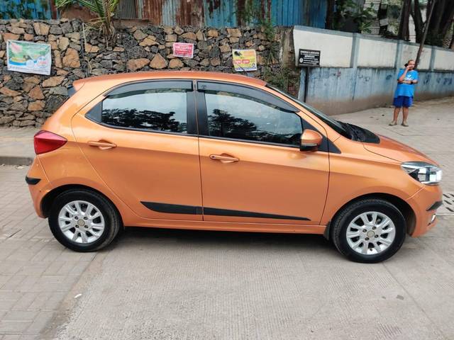 https://images10.gaadi.com/usedcar_image/4103604/original/processed_0cd0232671b59b7fa4e25869b3226a82.jpg?imwidth=6401