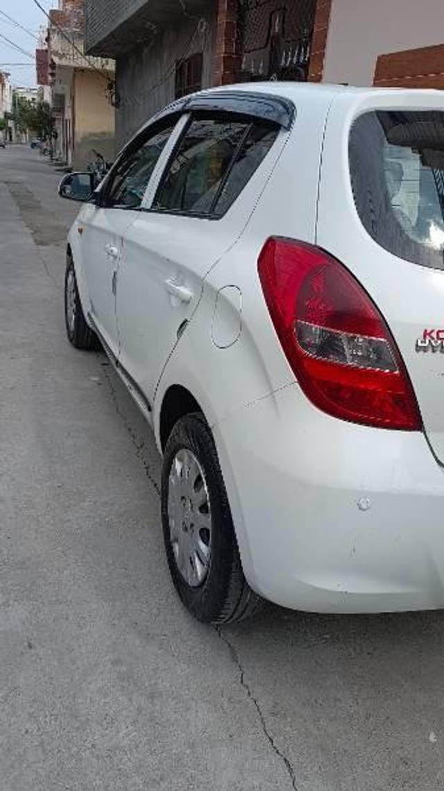 https://images10.gaadi.com/usedcar_image/4103622/original/processed_d969b4b6-5f86-4ca6-881b-044e058791e5.jpg?imwidth=6402