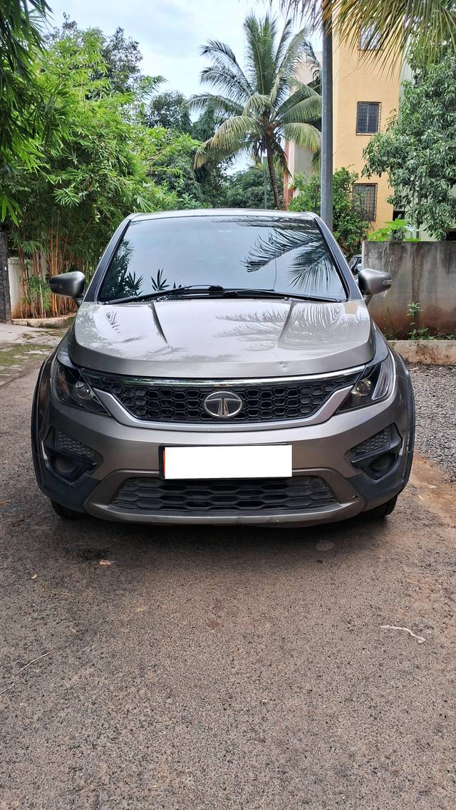 https://images10.gaadi.com/usedcar_image/4103640/original/processed_5f566e18b2a39a6ddc30cdab25389739.jpg?imwidth=6400