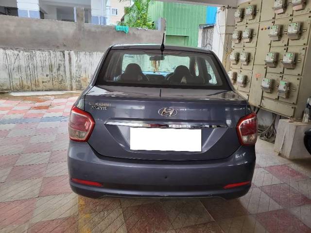 https://images10.gaadi.com/usedcar_image/4103757/original/processed_ae7a68a6-8ebd-4260-8cd3-e4067d81a4aa.jpg?imwidth=6401