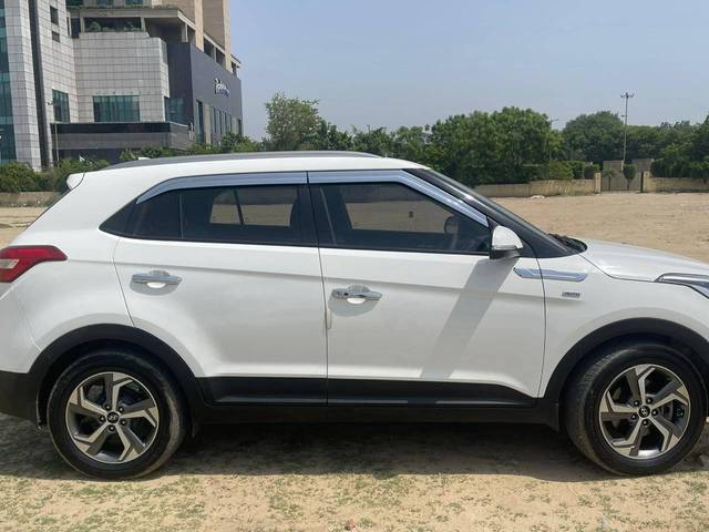 https://images10.gaadi.com/usedcar_image/4103970/original/processed_1844c98692e6ed3d69b6b0122e643525.jpg?imwidth=6401