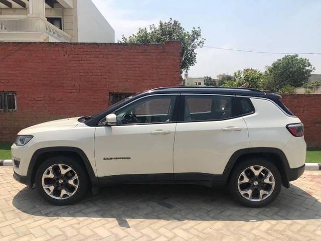 https://images10.gaadi.com/usedcar_image/4104260/original/processed_c26f2a86-9751-4a66-8cf6-55a6bf947124.jpg?imwidth=6402