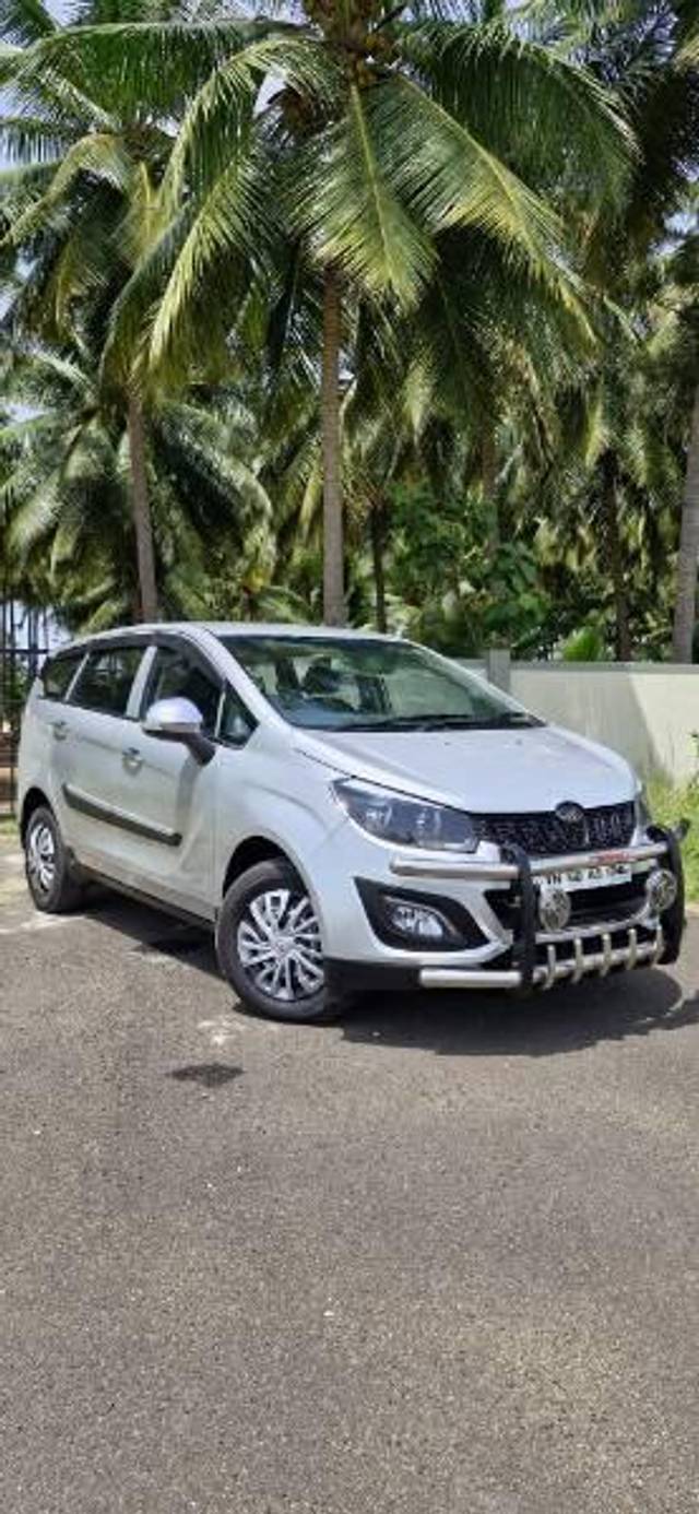 https://images10.gaadi.com/usedcar_image/4104288/original/processed_ef618b65-619b-4d21-a269-998b254c0d98.jpg?imwidth=6400